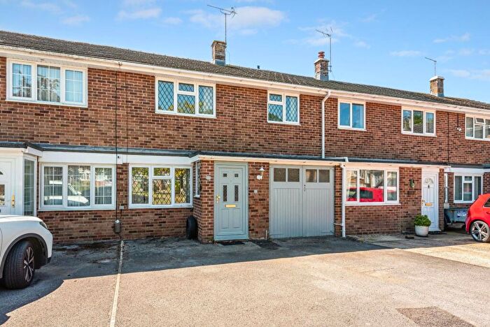 3 Bedroom Terraced House For Sale In Clare Gardens, Petersfield, Hampshire, GU31