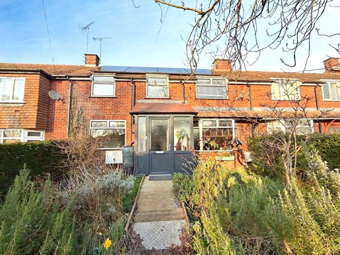 4 Bedroom Terraced House For Sale In Queensway, Banbury, Oxfordshire, OX16