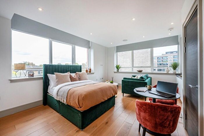 Studio To Rent In Zenith House, London, N15