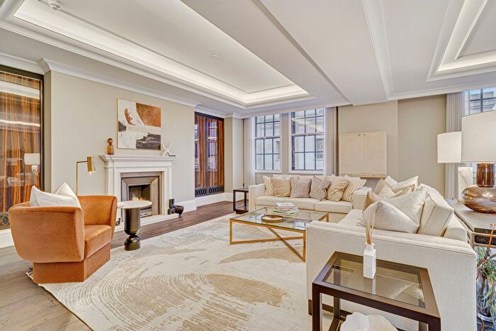 3 Bedroom Flat To Rent In Whitehall Place, London, SW1A