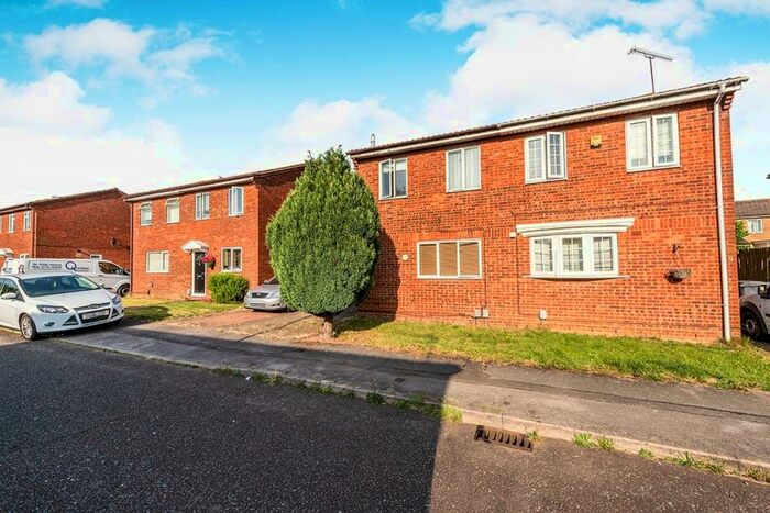 2 Bedroom Terraced House To Rent In Tanfield Green, Luton, LU2