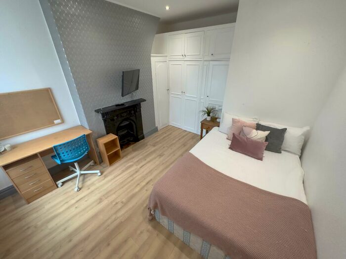 6 Bedroom House To Rent In Lidderdale Road, L15