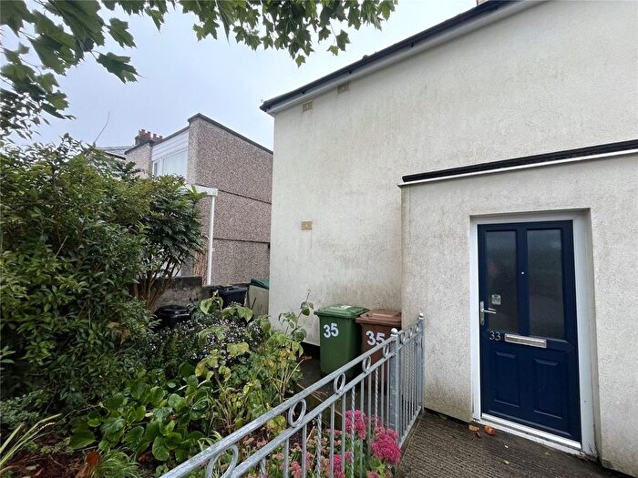 2 Bedroom Flat For Sale In Channel Park Avenue, Plymouth, Devon, PL3