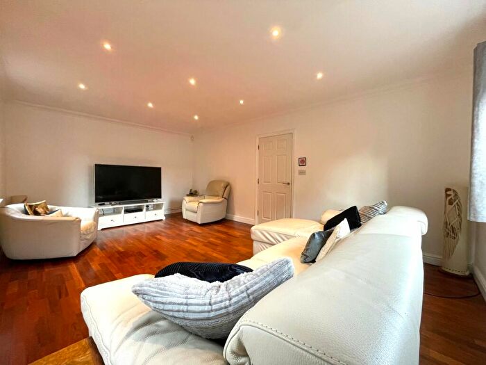 5 Bedroom Detached House For Sale In Perivale, Monkston Park, Milton Keynes, MK10