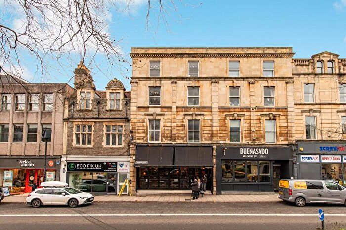 4 Bedroom Apartment To Rent In Kings Parade Avenue, Bristol, BS8