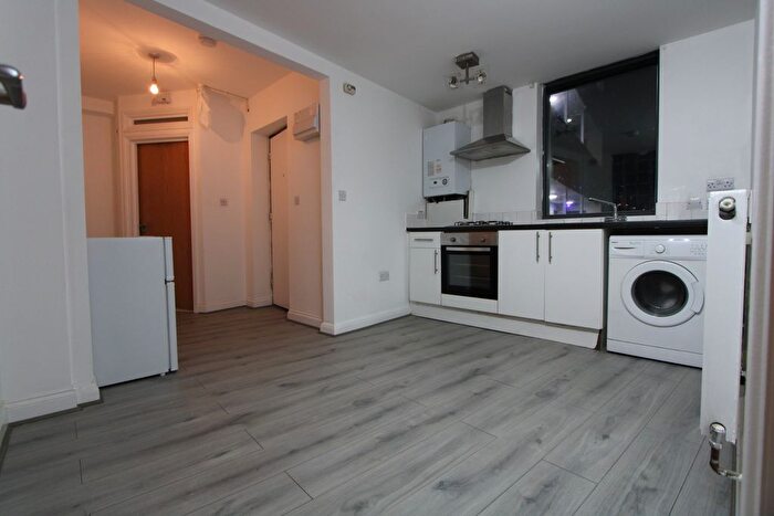 1 Bedroom Flat To Rent In Mitcham Road, Tooting Broadway, SW17