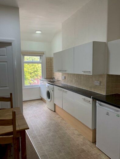 1 Bedroom Apartment To Rent In Flat, A Northenden Road, Trafford, M33