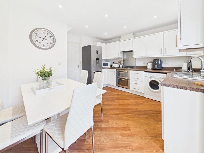 4 Bedroom Town House For Sale In Longhorn Avenue, Gloucester, GL1