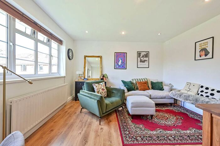 2 Bedroom Maisonette To Rent In Lancaster Road, Wimbledon, London, SW19