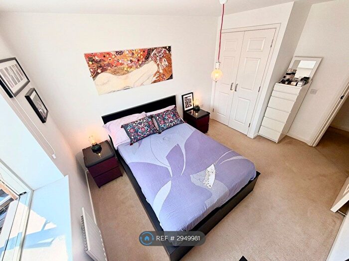 2 Bedroom Flat To Rent In Green Lane, London, SW16