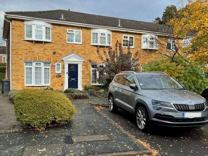 3 Bedroom End Of Terrace House To Rent In Bates Walk, New Haw, KT15