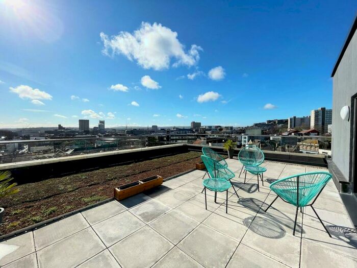 3 Bedroom Flat To Rent In Beckford House, Carmen Beckford Street, Bristol, BS1