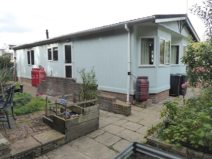 2 Bedroom Park Home For Sale In East Hill Park, Ashen Grove Road, East Hill, Sevenoaks, TN15