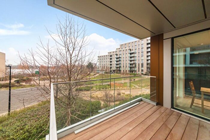 2 Bedroom Flat For Sale In The Parkhouse, Kayani Avenue, N4