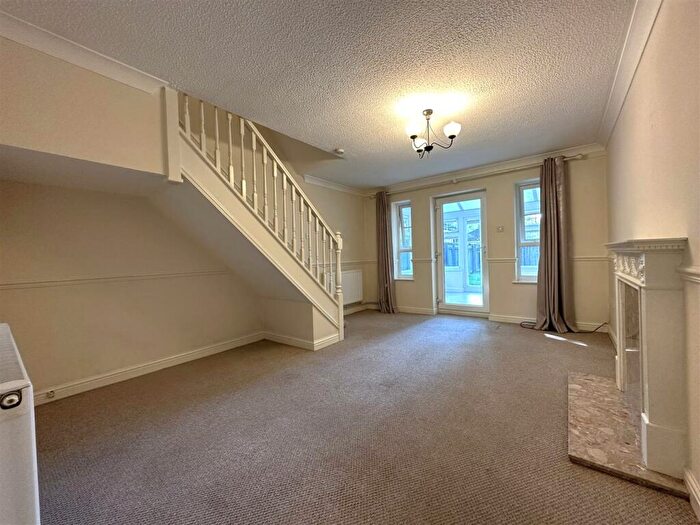 2 Bedroom End Of Terrace House To Rent In Southfield, Balderton, NG24