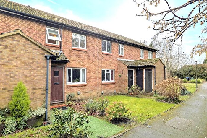 1 Bedroom Flat To Rent In Goldsworth Park, Woking, Surrey, GU21