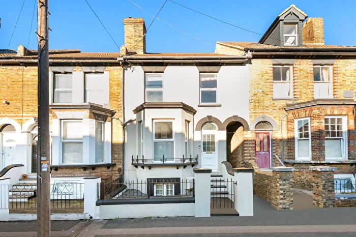 4 Bedroom Terraced House For Sale In Weston Road, Strood, Rochester, Kent., ME2