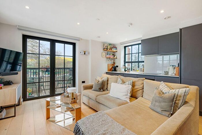 1 Bedroom Flat For Sale In Harrow Road, London, W9