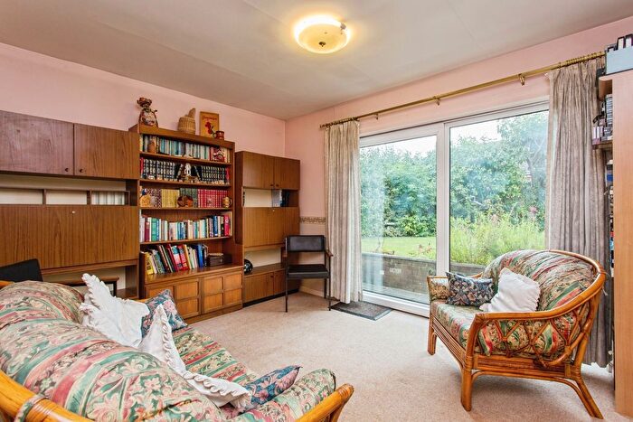 2 Bedroom Bungalow For Sale In Highfield Avenue, Farington, Leyland, Lancashire, PR25