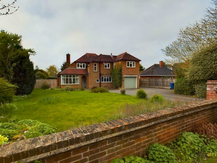 4 Bedroom Detached House For Sale In Main Street, Barton-under-Needwood, DE13