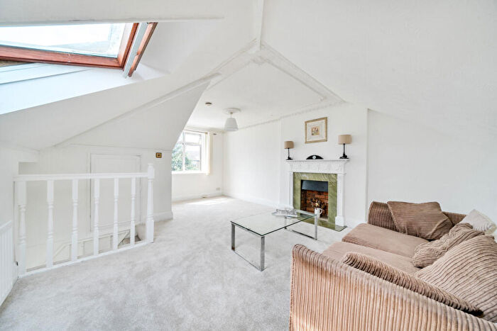 3 Bedroom Flat For Sale In Henryson Road, Brockley, London, SE4