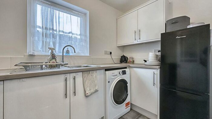 1 Bedroom Flat To Rent In Morden Walk, Bristol, BS14