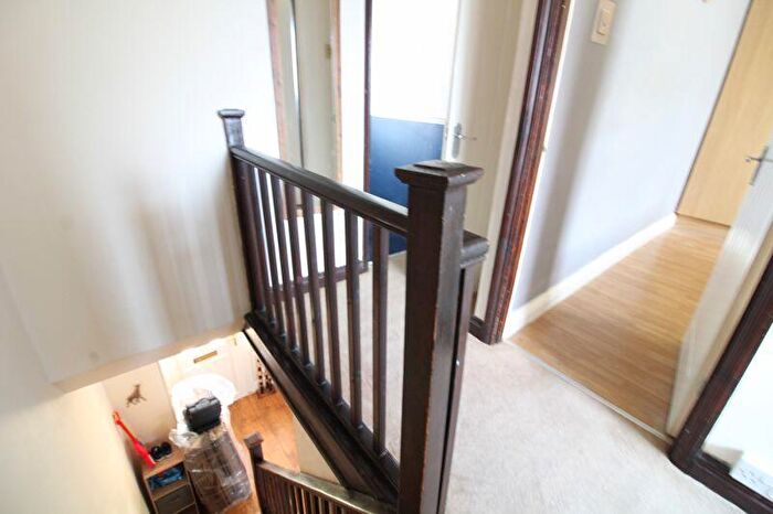3 Bedroom Terraced House For Sale In Westmorland Avenue, Luton, LU3