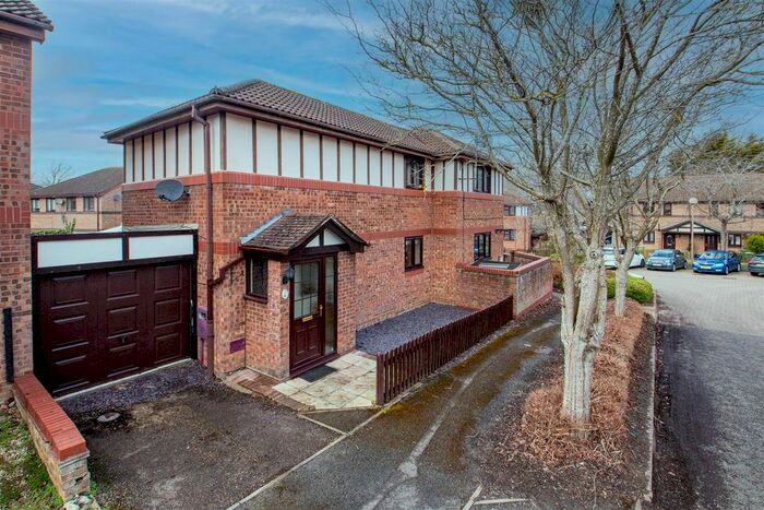 2 Bedroom Property To Rent In Primatt Crescent, Shenley Church End, Milton Keynes, MK5