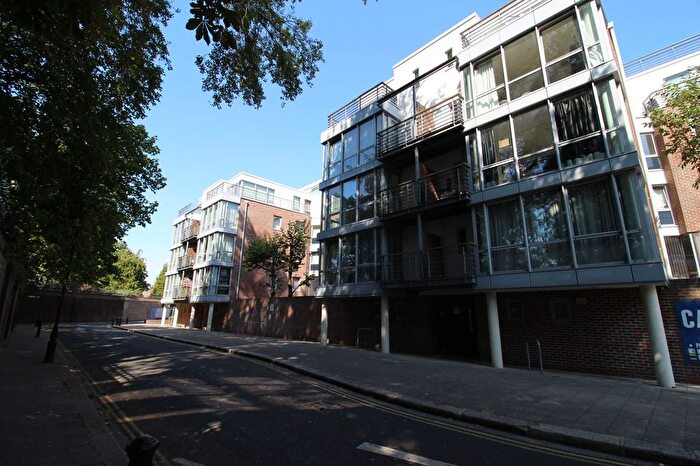 1 Bedroom Flat For Sale In Bonfire Corner, Portsmouth, PO1