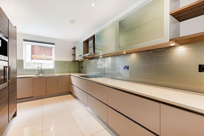 4 Bedroom Terraced House To Rent In Royal George Mews, London, SE5