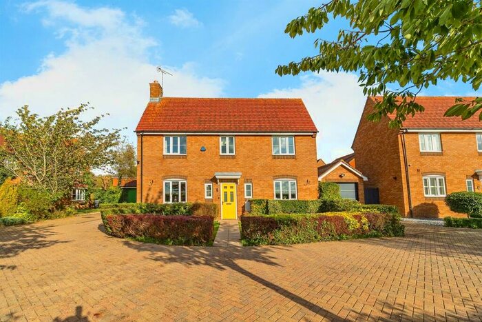4 Bedroom Detached House For Sale In Lincroft, Cranfield, Bedford, MK43
