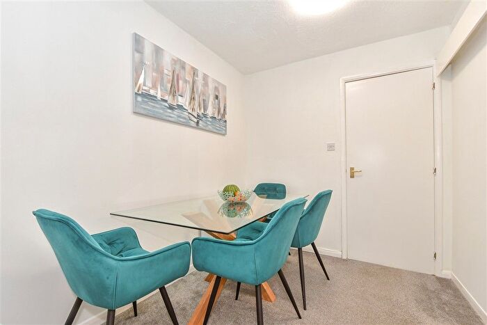 1 Bedroom Maisonette For Sale In Wheeler Street, Headcorn, Ashford, Kent, TN27