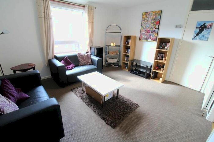 2 Bedroom Flat To Rent In Spital Walk, Aberdeen, AB24