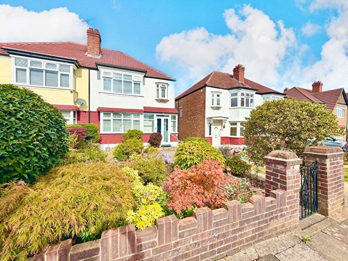 3 Bedroom Semi-Detached House For Sale In Blockley Road, Wembley, HA0