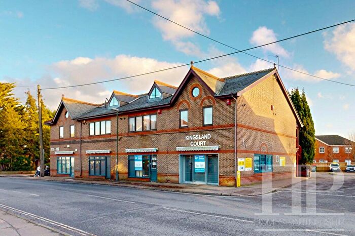 2 Bedroom Maisonette To Rent In Three Bridges Road, Crawley, RH10