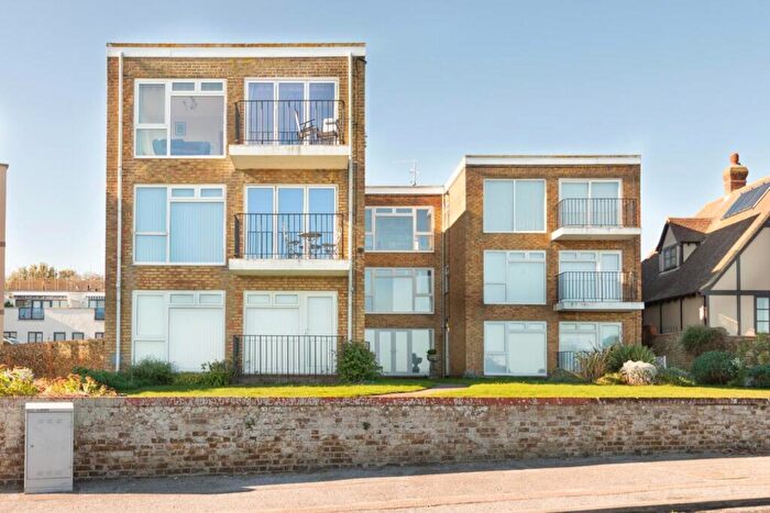 2 Bedroom Flat To Rent In Bedford Court, Eastern Esplanade, Broadstairs, CT10