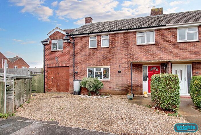 4 Bedroom Semi Detached House For Sale In Chalfield Crescent, Melksham, SN12