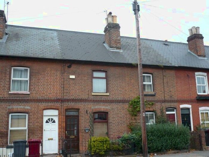 2 Bedroom Property To Rent In Elgar Road, Reading, RG2
