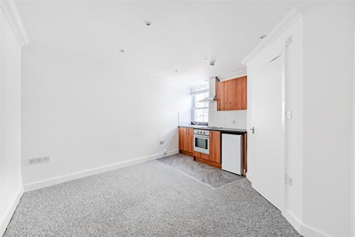 Studio To Rent In Seaside, Eastbourne, BN22