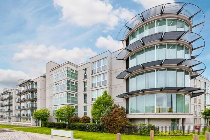 1 Bedroom Flat To Rent In Phoenix Way, London, SW18