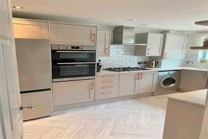 2 Bedroom Flat To Rent In Thistledown Court SS14