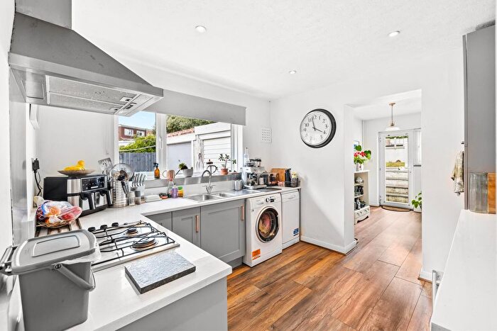 4 Bedroom Semi-Detached House For Sale In Park Close, Hove, BN3