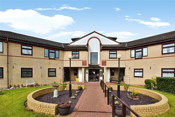 1 Bedroom Flat For Sale In Flintergill Court, Milton Keynes, Buckinghamshire, MK13