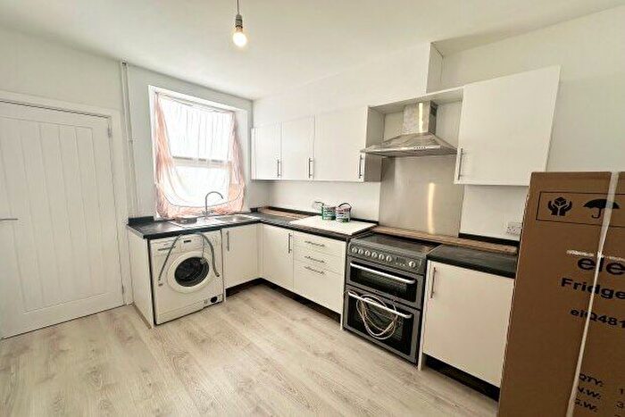 2 Bedroom Property To Rent In Vernon Avenue, Nottingham, NG6