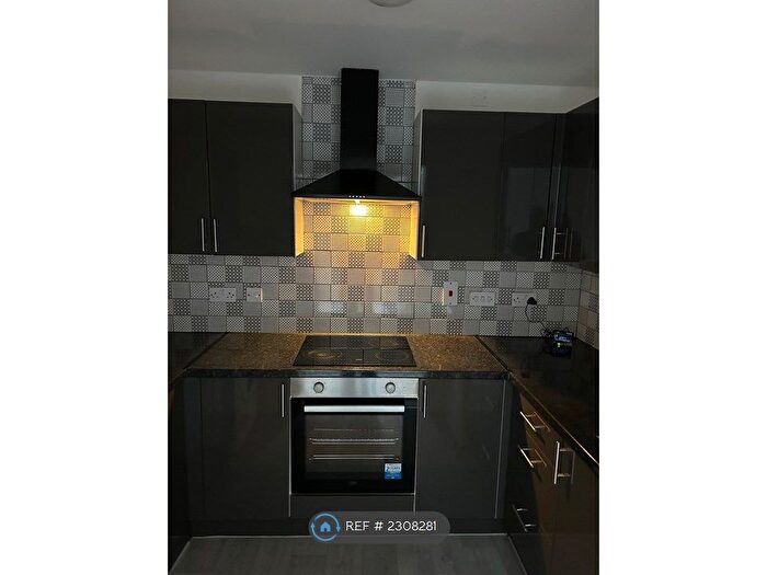 2 Bedroom Flat To Rent In Larch Gardens, Manchester, M8