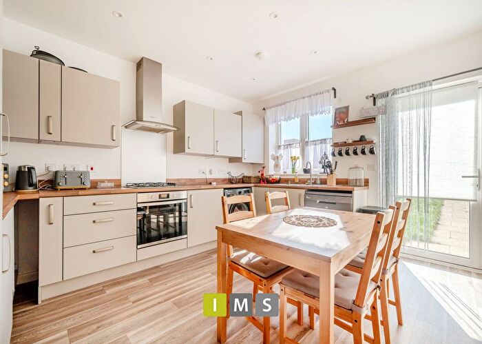 3 Bedroom Town House For Sale In Bywater Drive, Banbury, OX16