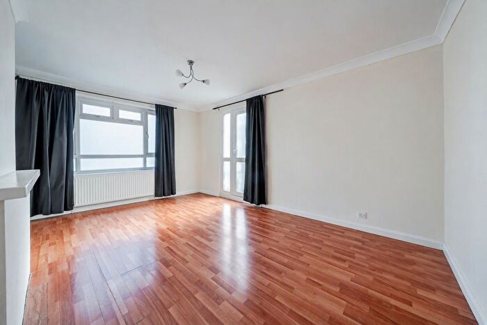 2 Bedroom Flat For Sale In Beatrice House, Queen Caroline Street, London, W6