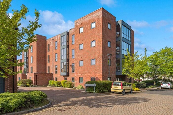 1 Bedroom Flat To Rent In Gloster House, Uxbridge, UB10