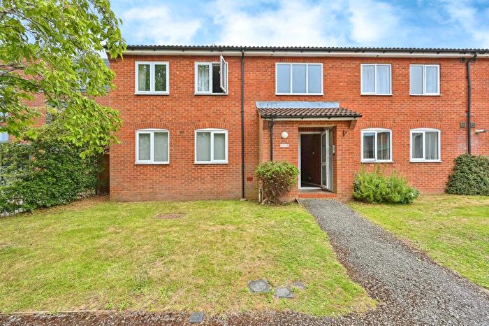 1 Bedroom Flat For Sale In Burleigh Road, St. Albans, AL1