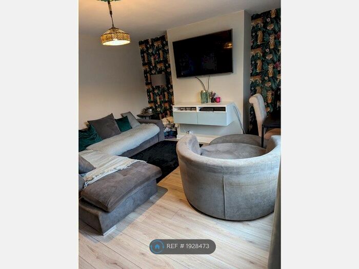 3 Bedroom Terraced House To Rent In Henson Grove, Castleford, WF10